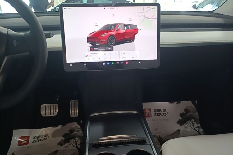 Tesla Model Y 2021 car image #13