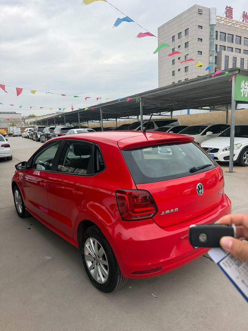 Volkswagen Polo 2016 car image #3