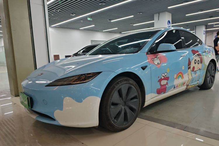 Tesla Model 3 2024 car image #2