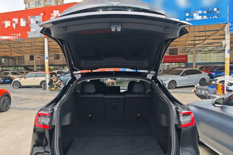 Tesla Model Y 2021 #19 Tesla Model Y 2021 car image #19