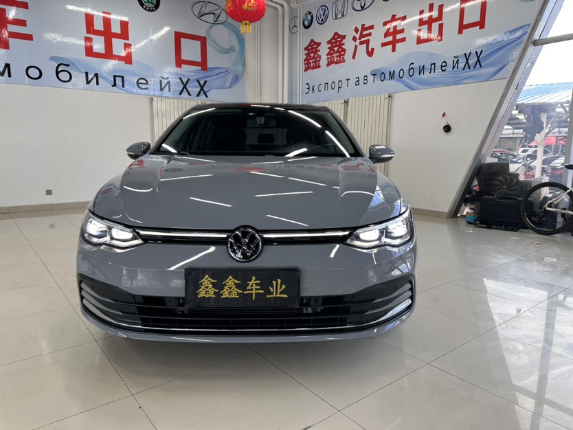 Volkswagen Golf 2022 car image #2