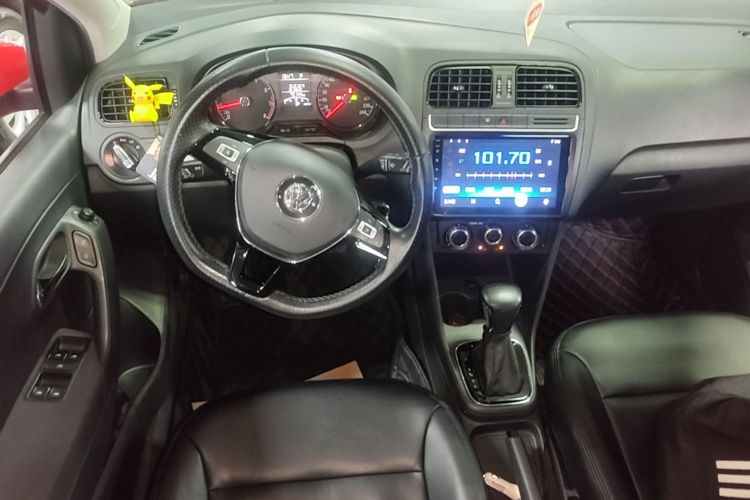 Volkswagen Polo 2017 car image #12