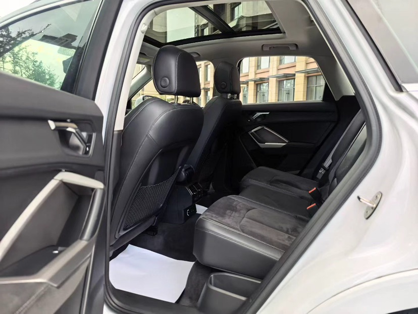 Audi Q3 2020 car image #7