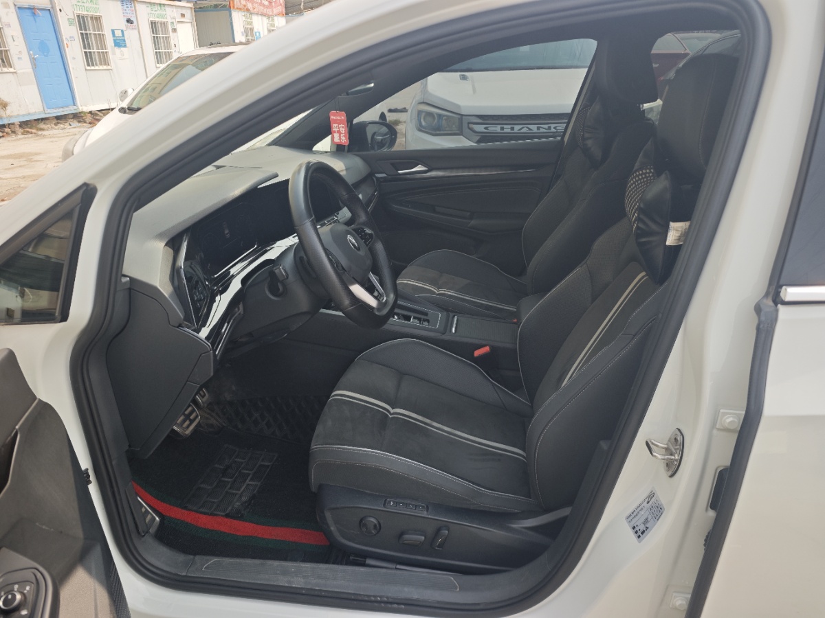 Volkswagen Golf 2021 car image #6