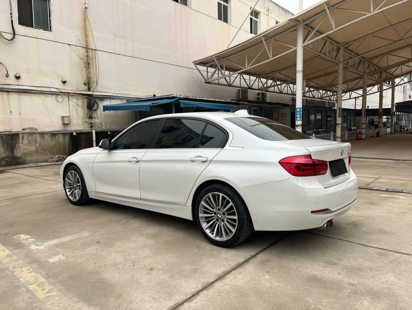 BMW 3 Series 2018 immagine di auto #3