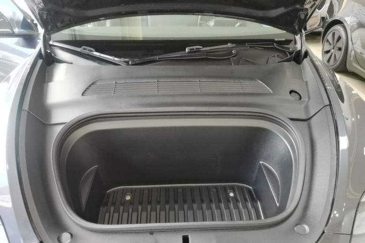 Tesla Model Y 2024 #20 Tesla Model Y 2024 car image #20