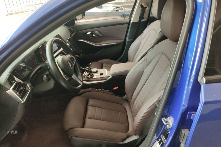 BMW 3 Series 2020 car image #17