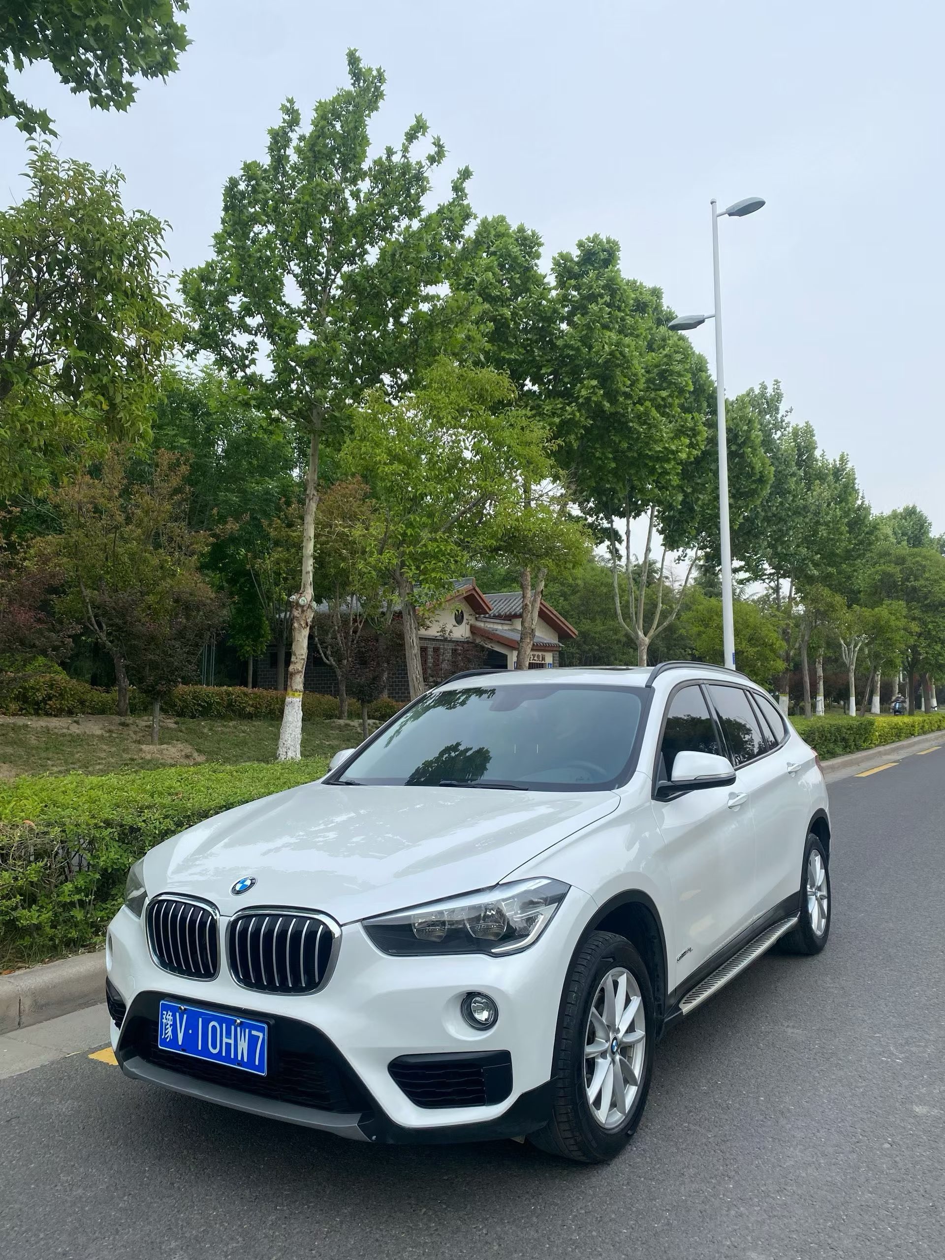 BMW X1 2017 BMW X1 2017 car image