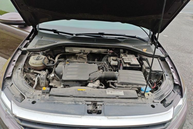 Volkswagen Lavida 2018 car image #22