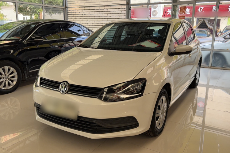 Volkswagen Polo 2016 car image #2