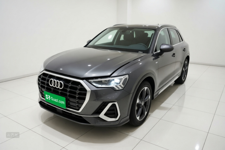Audi Q3 2020 car image #2