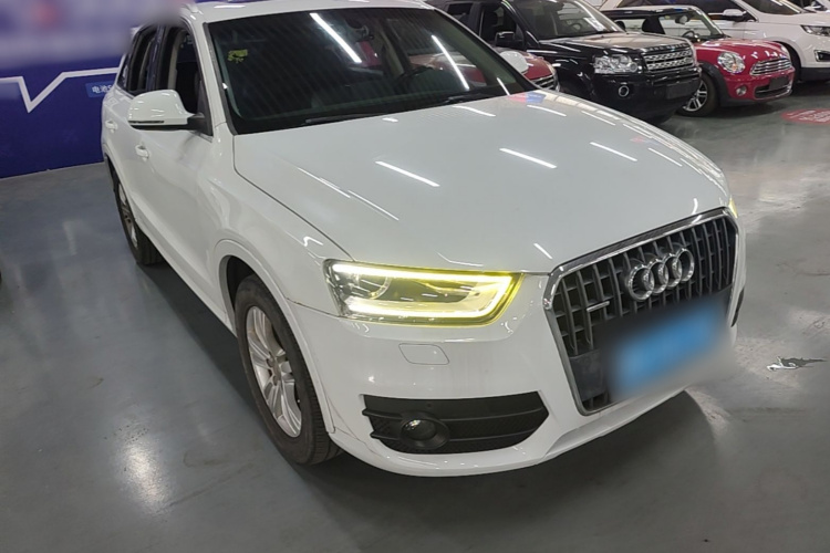 Audi Q3 2015 car image #4