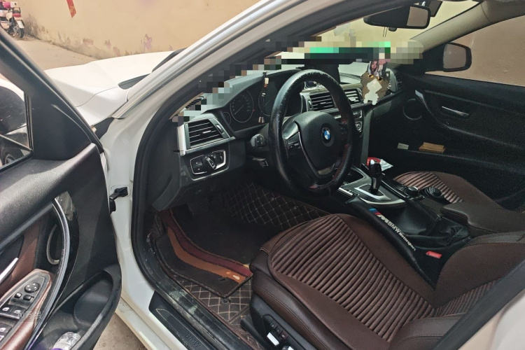 BMW 3 Series 2018 car image #18