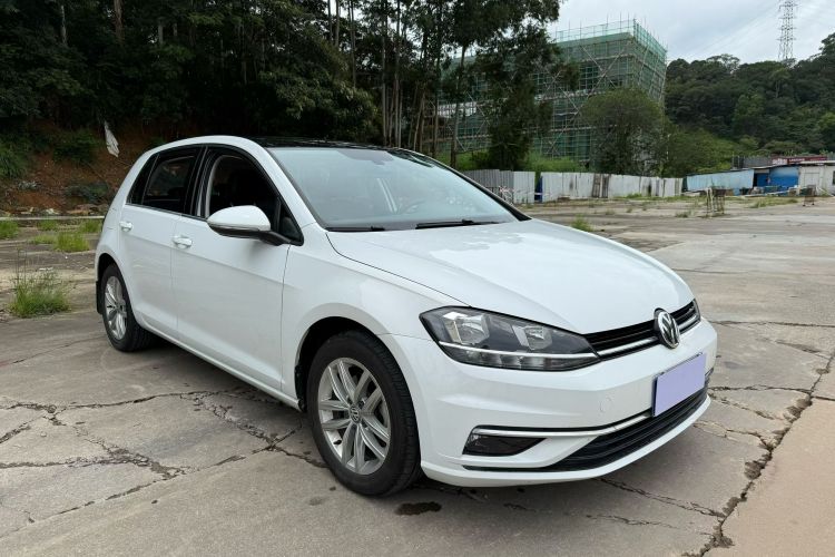 Volkswagen Golf 2019 car image #4