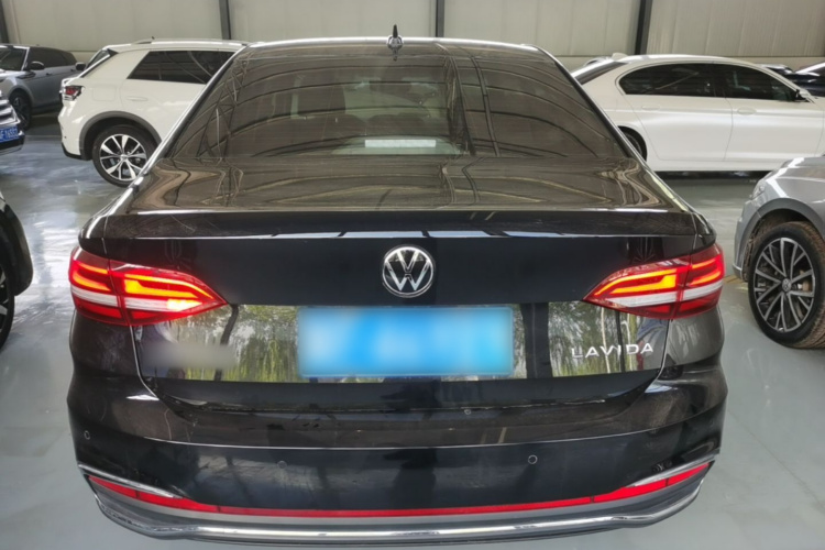 Volkswagen Lavida 2025 car image #4