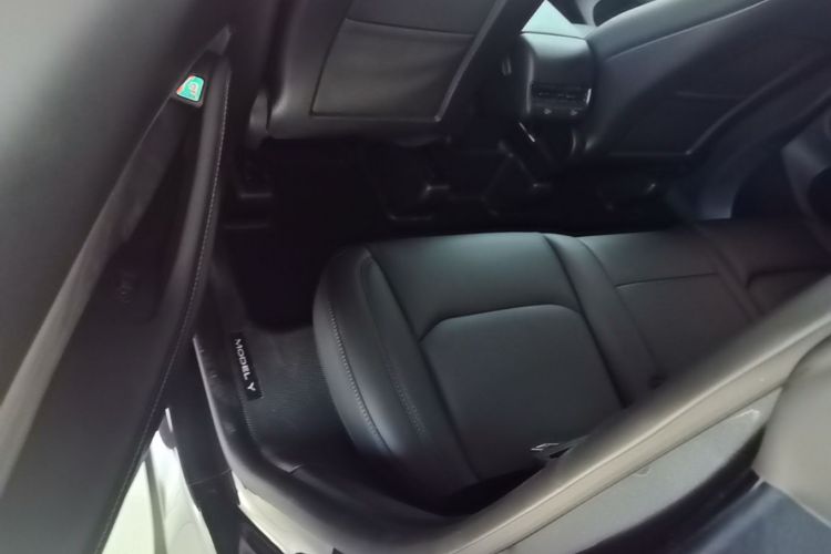 Tesla Model Y 2024 #17 Tesla Model Y 2024 immagine di auto #17