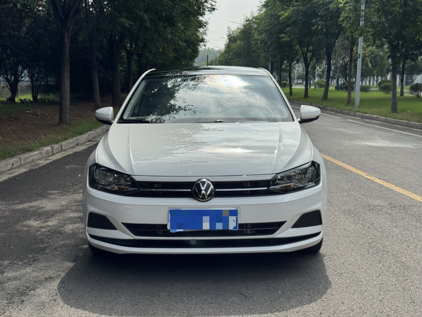 Volkswagen Polo 2021 car image #2