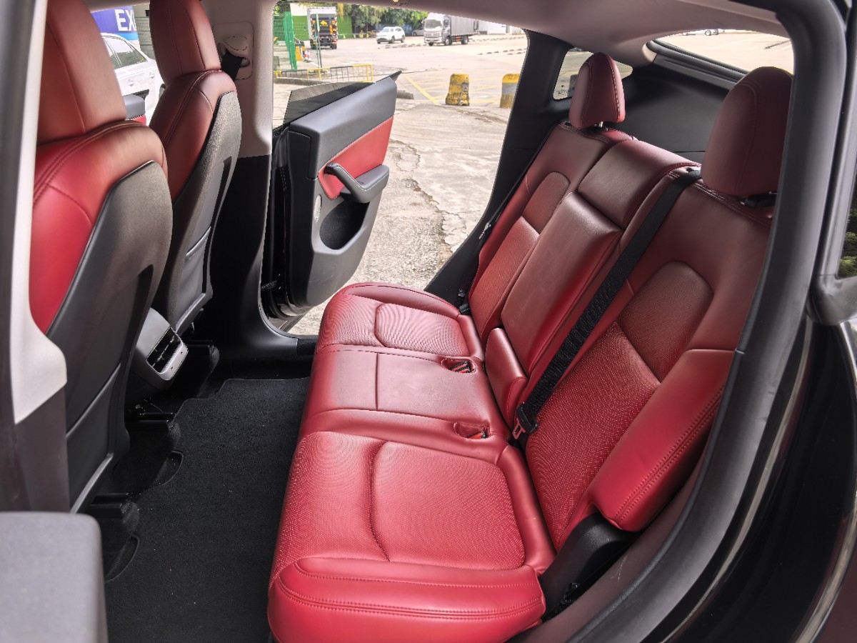 Tesla Model Y 2021 car image #8