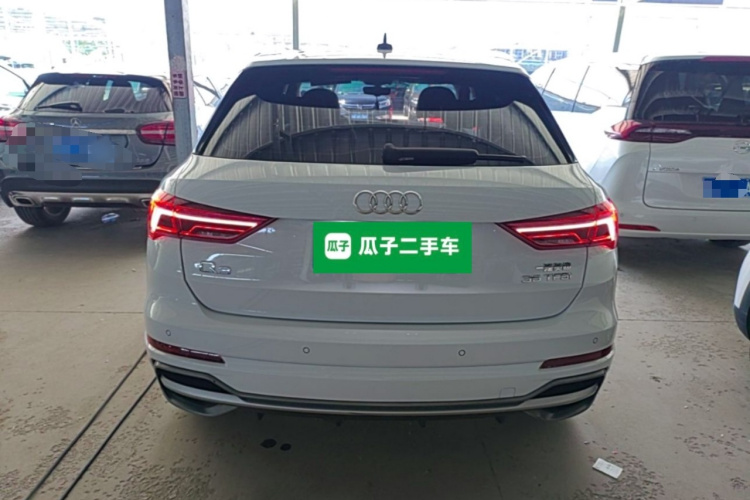 Audi Q3 2020 car image #6