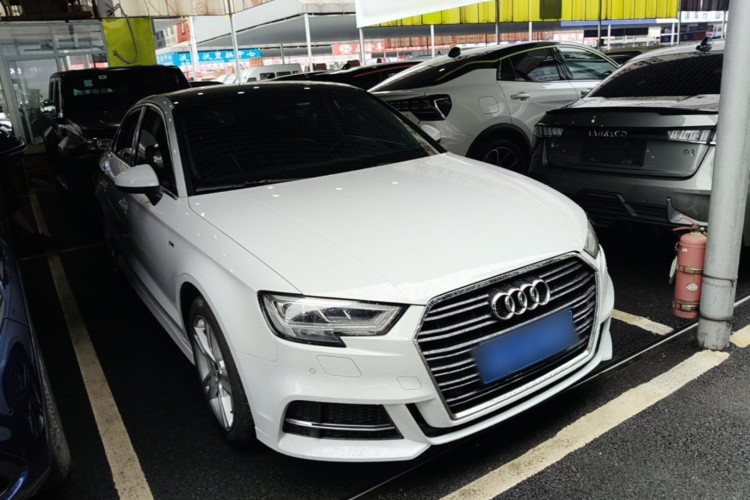 Audi A3 2019 #4 Audi A3 2019 car image #4