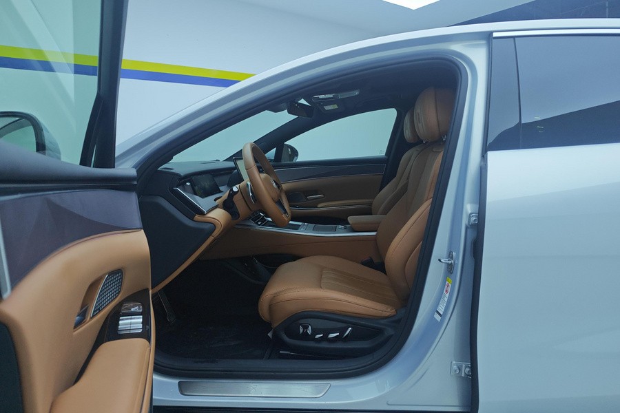 BYD HanL 2025 car image #4