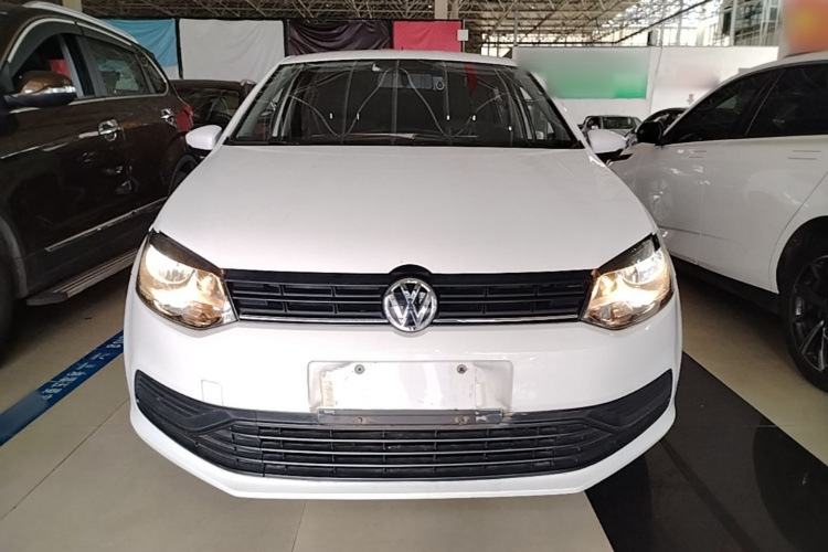 Volkswagen Polo 2016 car image #3