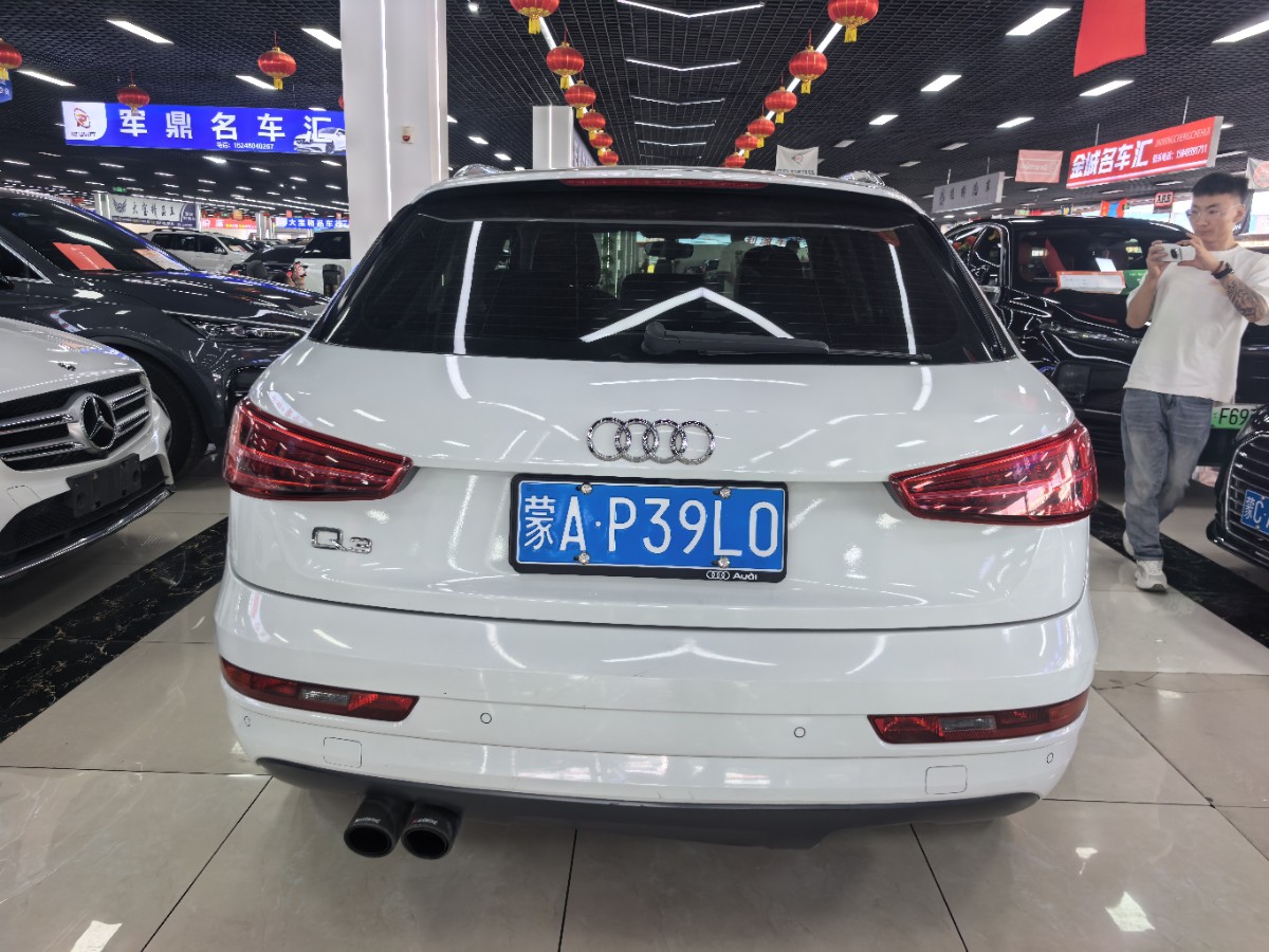 Audi Q3 2017 car image #10