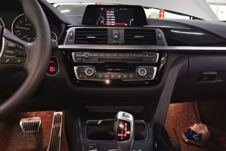 BMW 3 Series 2017 #13 BMW 3 Series 2017 car image #13
