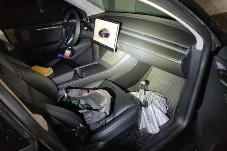 Tesla Model Y 2023 #27 Tesla Model Y 2023 car image #27