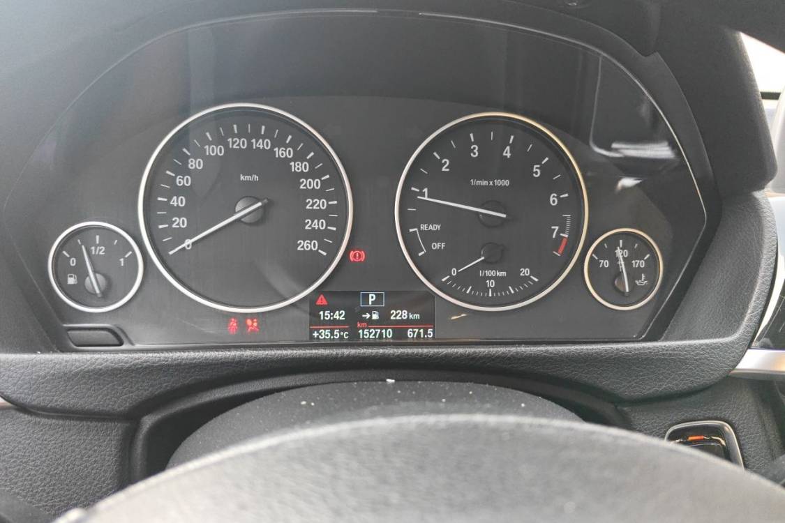 BMW 3 Series 2017 car image #27