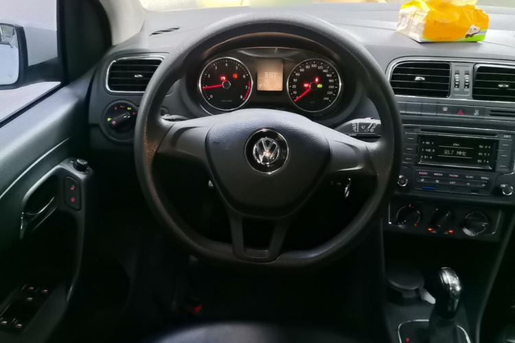 Volkswagen Polo 2016 #15 Volkswagen Polo 2016 car image #15