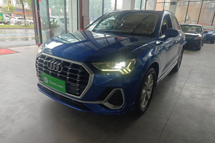 Audi Q3 2020 car image #2