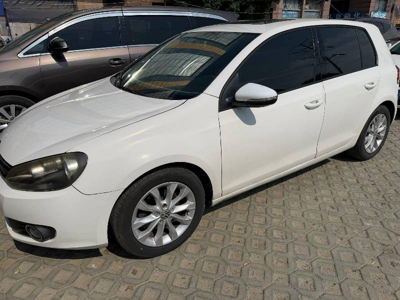 Volkswagen Golf 2014 car image #2