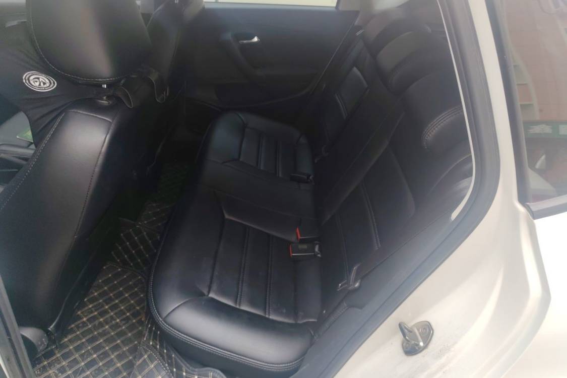 Volkswagen Polo 2016 car image #21