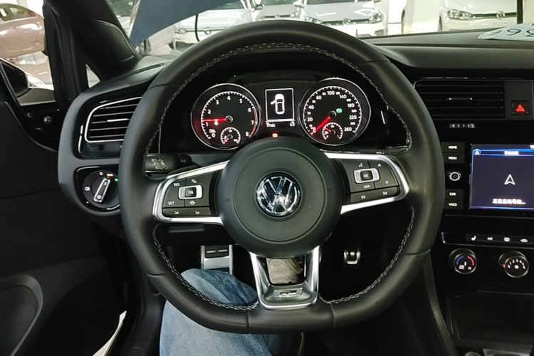 Volkswagen Golf 2018 immagine di auto #11