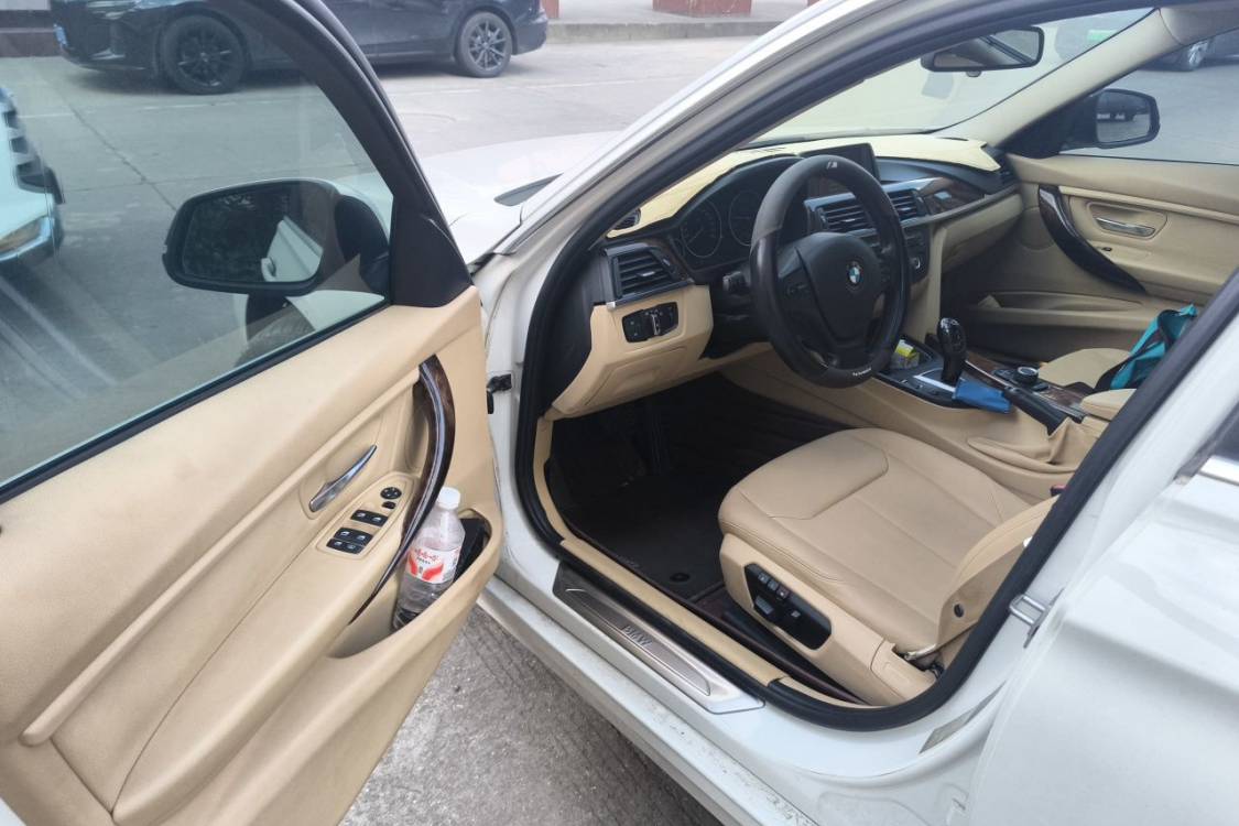 BMW 3 Series 2013 car image #25