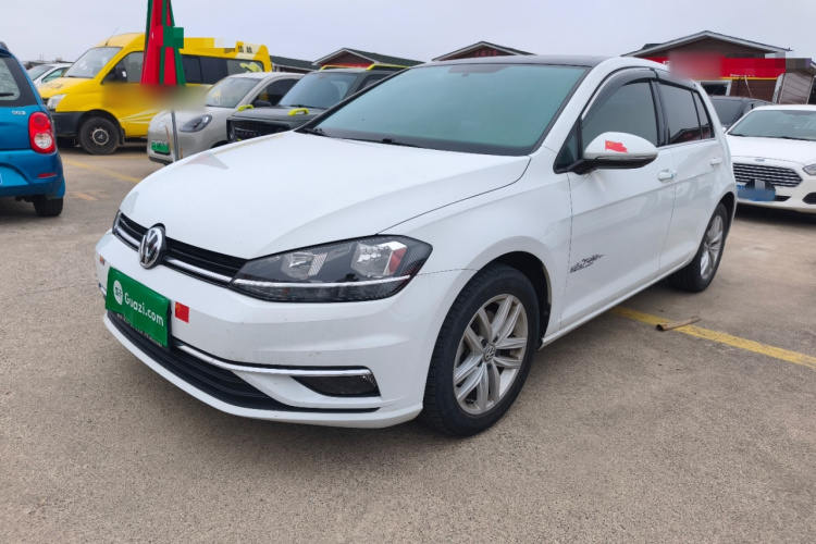 Volkswagen Golf 2018 car image #2