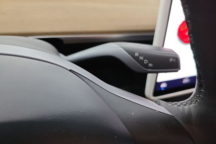 Tesla Model Y 2021 #14 Tesla Model Y 2021 car image #14
