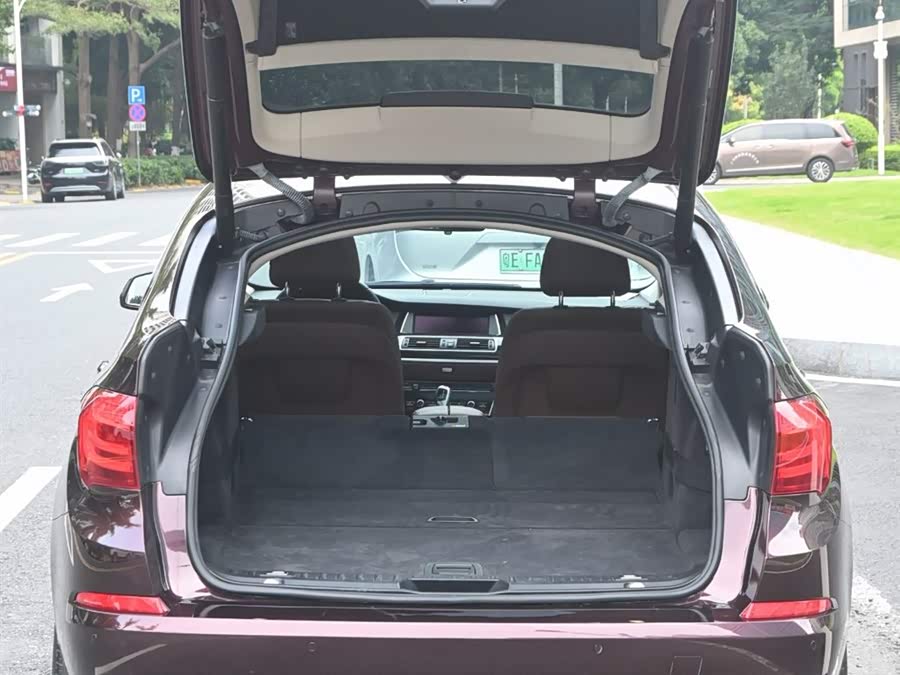 BMW 5 Series GT 2016 #60 BMW 5 Series GT 2016 صورة سيارة #60