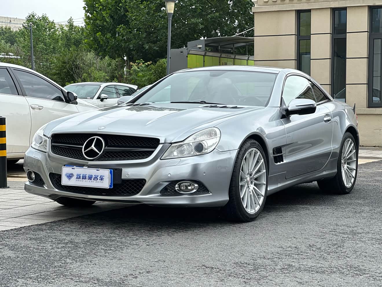 Mercedes-Benz SL Class 2010 car image 
