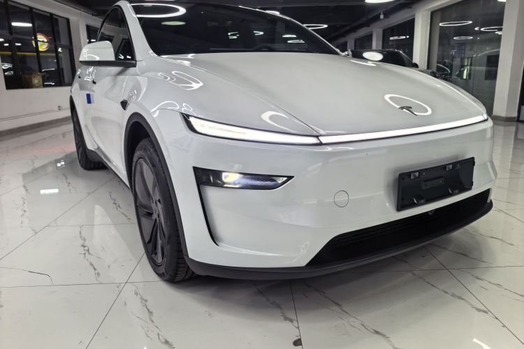 Tesla Model Y 2026 #3 Tesla Model Y 2026 car image #3