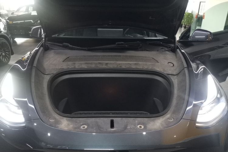 Tesla Model Y 2024 #20 Tesla Model Y 2024 car image #20