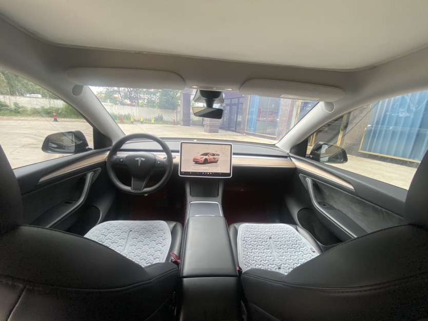 Tesla Model Y 2022 #8 Tesla Model Y 2022 car image #8
