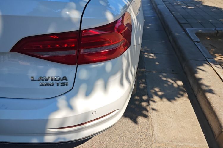 Volkswagen Lavida 2018 car image #8