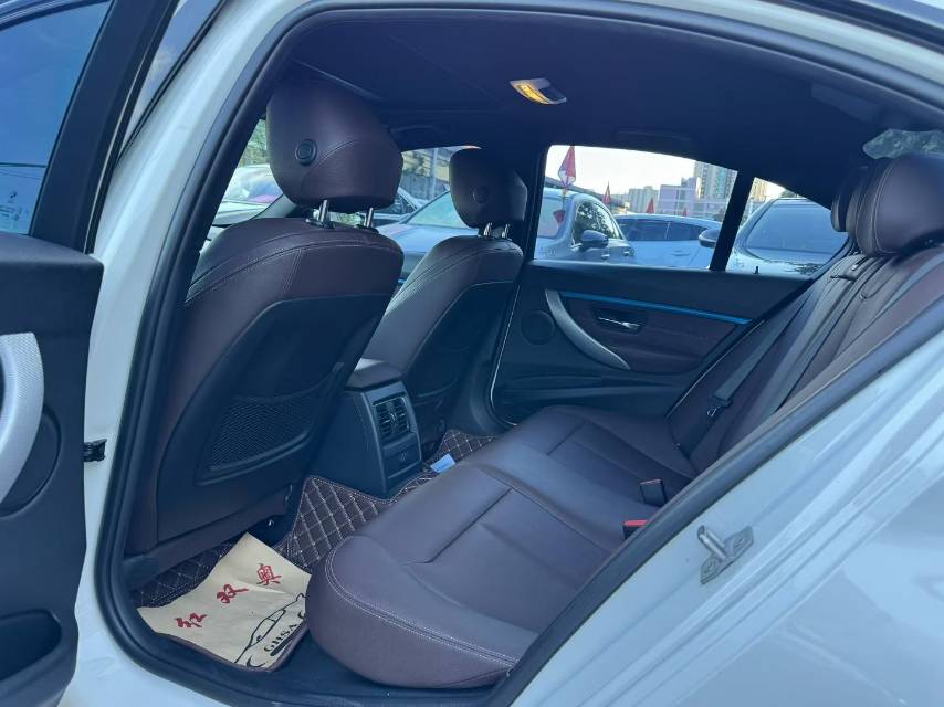 BMW 3 Series 2019 #6 BMW 3 Series 2019 car image #6