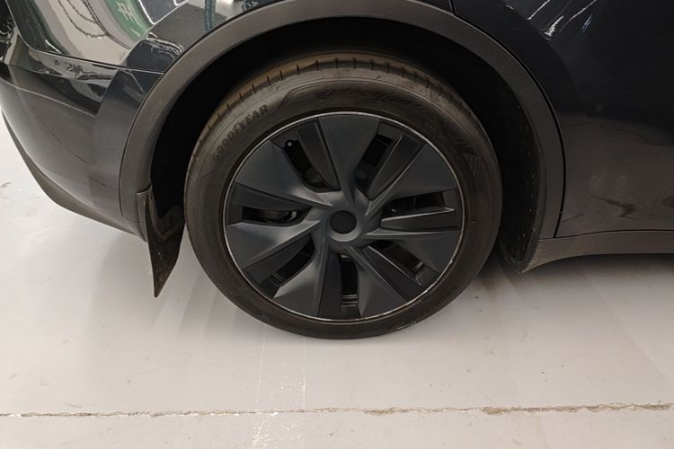 Tesla Model Y 2024 #10 Tesla Model Y 2024 car image #10