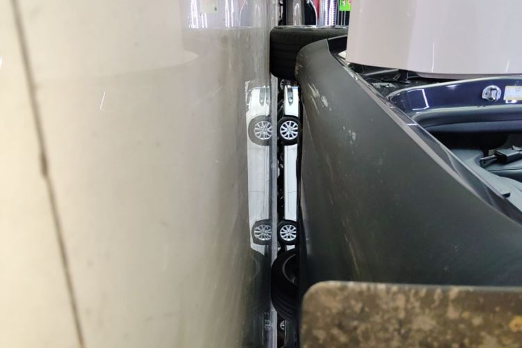Tesla Model Y 2022 car image #26