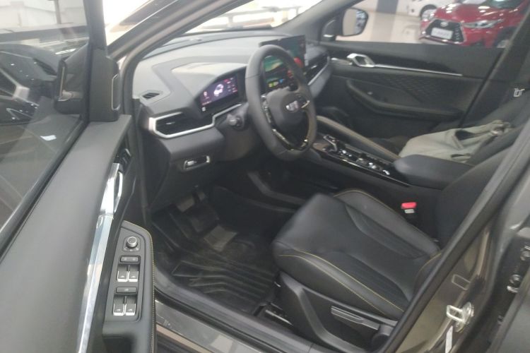 GEELY Coolray 2026 #16 GEELY Coolray 2026 car image #16
