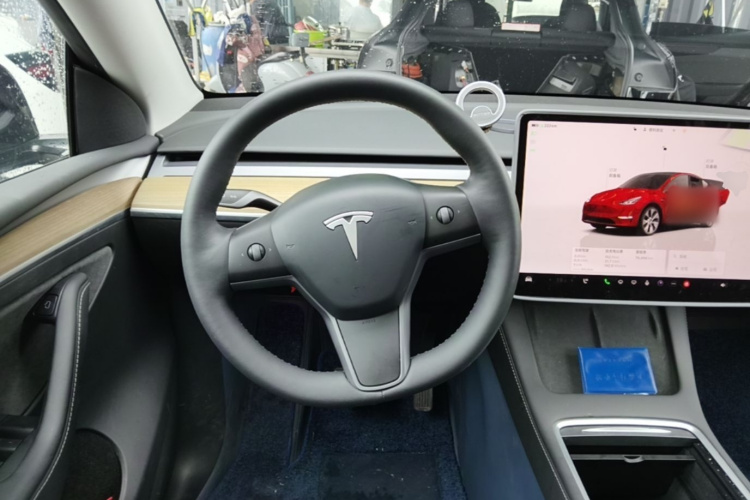Tesla Model Y 2023 #15 Tesla Model Y 2023 car image #15