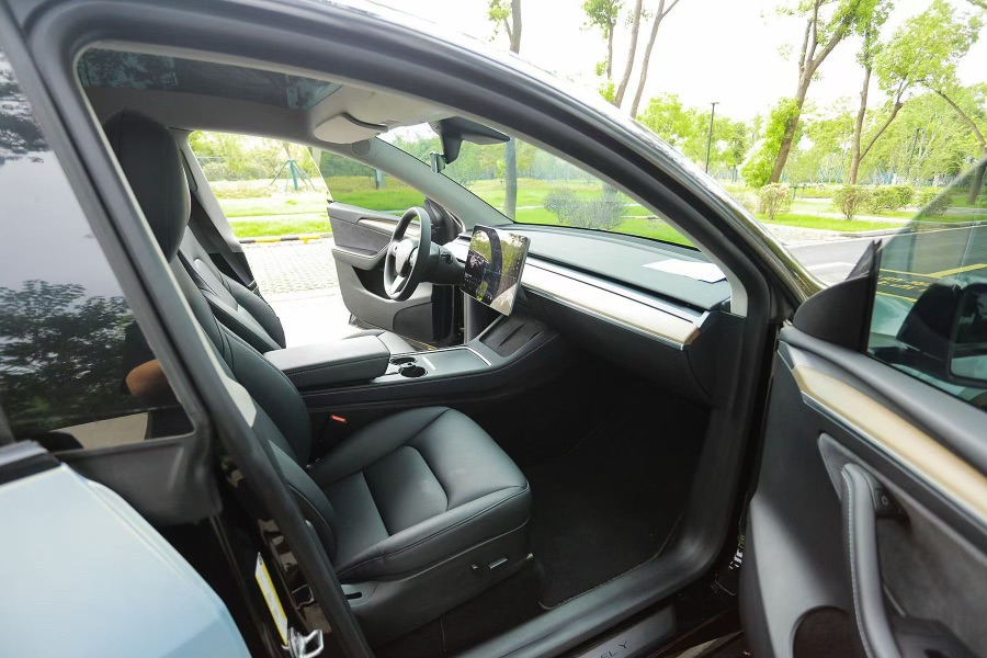 Tesla Model Y 2021 #9 Tesla Model Y 2021 car image #9